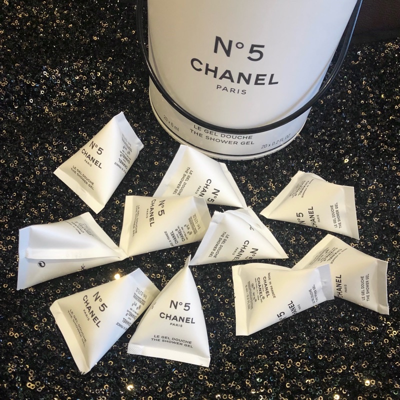 Chanel n5 shower gel ราคาต่อ 5 ชิ้น ชิ้นละ 6 ml กลิ่นหอมมาก