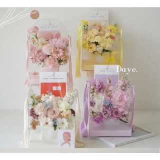 (พร้อมส่ง)กล่องดอกไม้ทรงสี่เหลี่ยมสไตล์เกาหลี/กล่องจัดดอกไม้/กล่องของขวัญในโอกาสต่างๆ