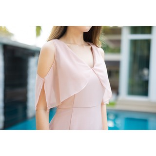 ภาพขนาดย่อของภาพหน้าปกสินค้าR85 Chiffon Mini Dress เดรสสั้นผ้าพื้น แต่งชีฟองเว้าไหล่ ชุดไปงานแต่ง จากร้าน dressacute บน Shopee