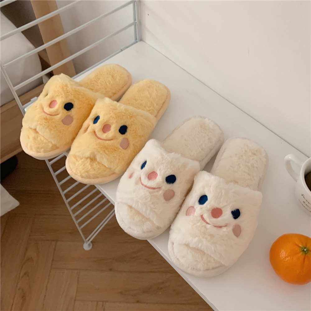 ภาพสินค้าพร้อมส่ง รองเท้าใส่เดินในบ้าน รองเท้าสลิปเปอร์ slippers ลายการ์ตูนหน้ายิ้ม ขนนิ่ม ใส่สบาย จากร้าน torpatchshop บน Shopee ภาพที่ 2