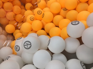 ภาพขนาดย่อของภาพหน้าปกสินค้ามีสีขาว และส้ม ลูกปิงปองฝึกซ้อม แบบกระป๋อง (72 ลูก) จากร้าน double_k_sport บน Shopee ภาพที่ 5