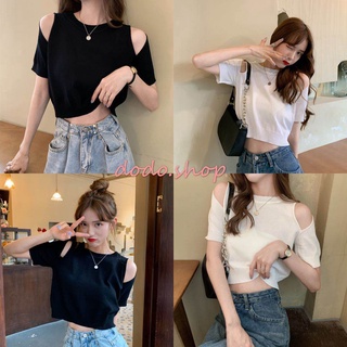 สินค้า DODO*พร้อมส่ง*เสื้อครอปคอกลม เปิดไหล่ มีสม็อคเอวและแขน ใส่สวยเซ็กซี่เบาๆ(39053)