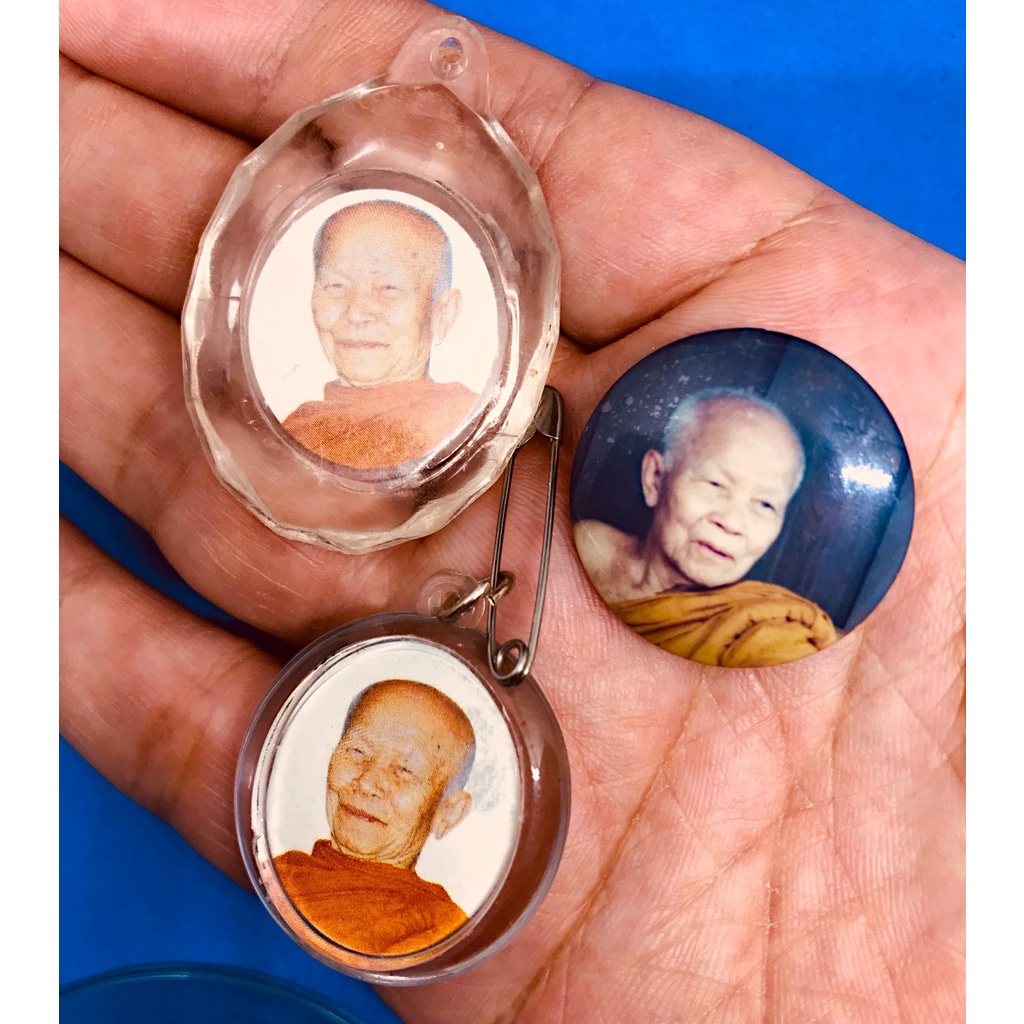 ชุดรูป-กลัด-ยุคต้น-หลวงตามหาบัว-ปี41-รับพระ3องค์-สวยมากเลี่ยมพร้อมใช้-แท้ทันหลวงตา-พุทธคุณเมตตามหานิยม-โชคลาภ
