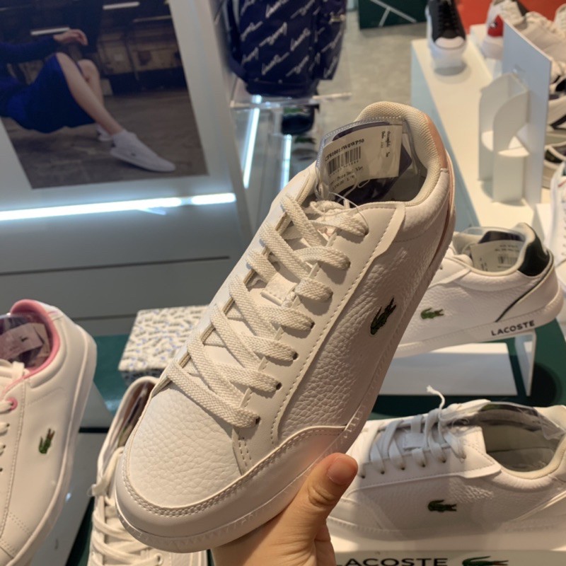 lacoste-100-ของผู้หญิง-sz-36-40eur-รุ่นจรเข้นูนหนังลาย-ของแท้-จากช็อป-หนังแท้นะคะ-มีป้ายและกล่องครบ-สวยคอนเฟิร์ม