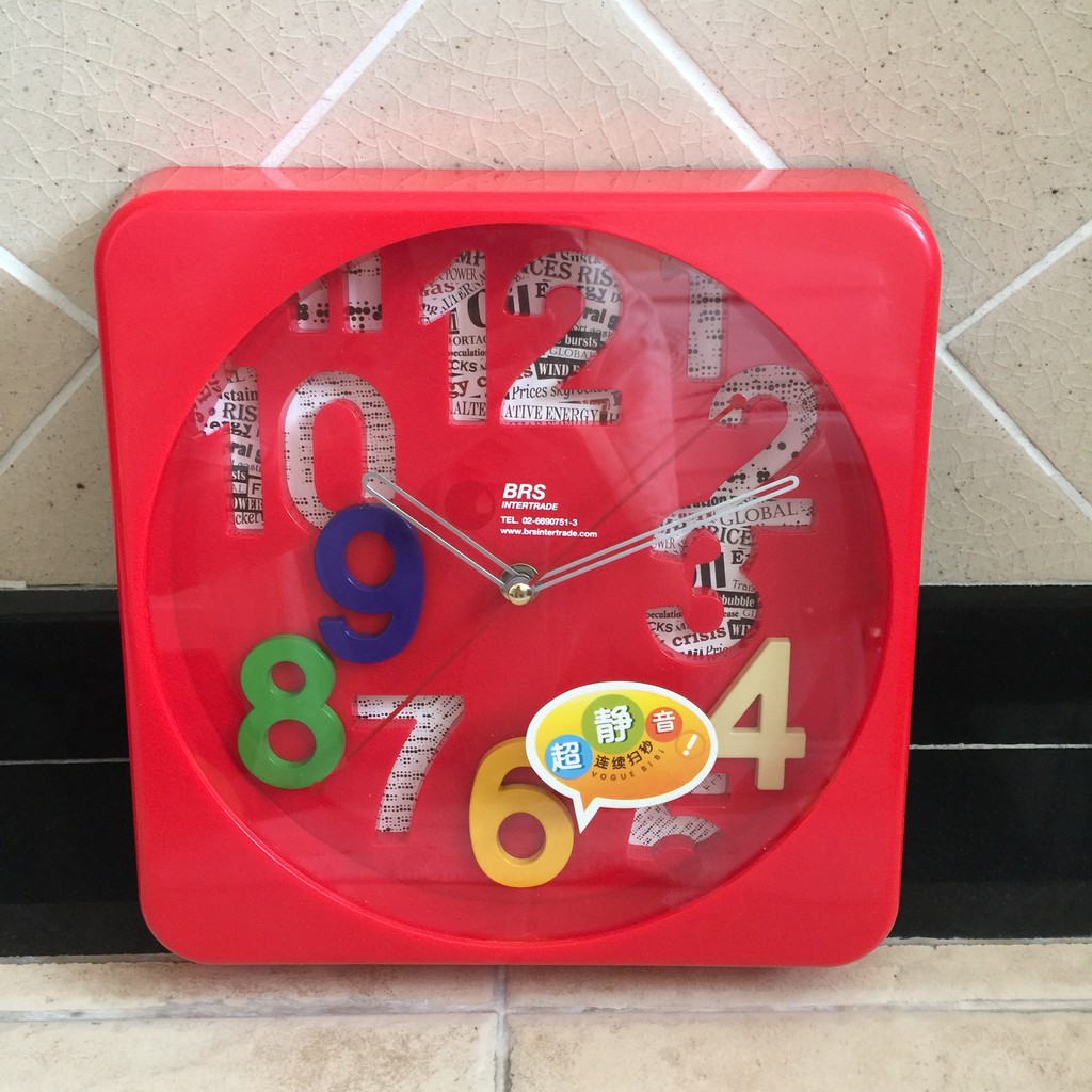 นาฬิกา-แขวนผนัง-วางโต๊ะ-สีแดง-ดีไซน์น่ารัก-สีสันสดใส-ของใหม่-มือ-1-น่ารักมาก-ตัวอักษรใหญ่-นาฬิกาติดผนัง-อ่านเลขง่าย