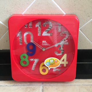 นาฬิกา แขวนผนัง วางโต๊ะ สีแดง ดีไซน์น่ารัก สีสันสดใส ของใหม่ มือ 1 น่ารักมาก ตัวอักษรใหญ่ นาฬิกาติดผนัง อ่านเลขง่าย