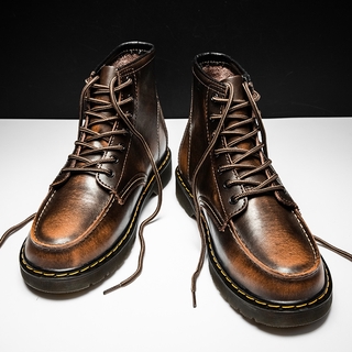 สินค้า 【ในสต็อก】รองเท้าบูทมาร์ตินแฟชั่นคลาสสิก รองเท้าบูทหนังหุ้มข้อผู้ชายสไตล์วินเทจ รองเท้าบูทกันลื่นกันน้ำกลางแจ้ง