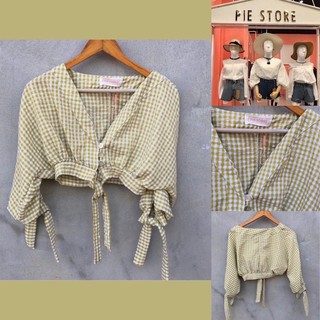 เสื้อครอป สีเขียว pie store