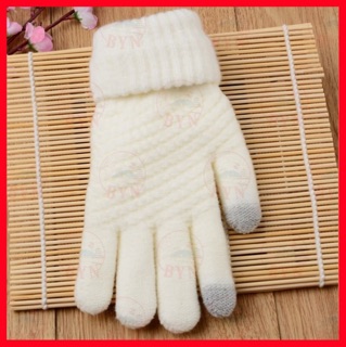 ภาพขนาดย่อของภาพหน้าปกสินค้าถุงมือกันหนาว ทัชสกรีน ถุงมือไหมพรมกันหนาว (พร้อมส่ง) จากร้าน byn_coat บน Shopee