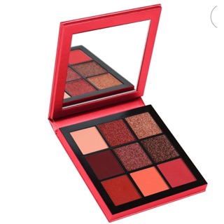 Huda Beauty Ruby Obsession Palette สี Ruby obsession