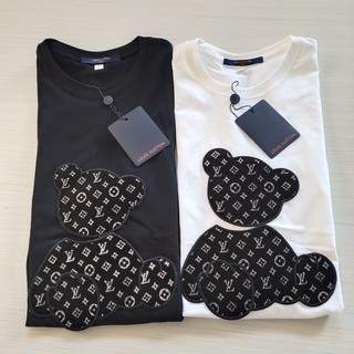 เสื้อยืดสีดำอินเทรนด์ใหม่ เสื้อยืดคอกลม แขนสั้น ผ้าฝ้าย ทรงหลวม ลายหมี LV เหมาะกับฤดูใบไม้ผลิ และฤดูร้อน สไตล์ยุโรป และอ