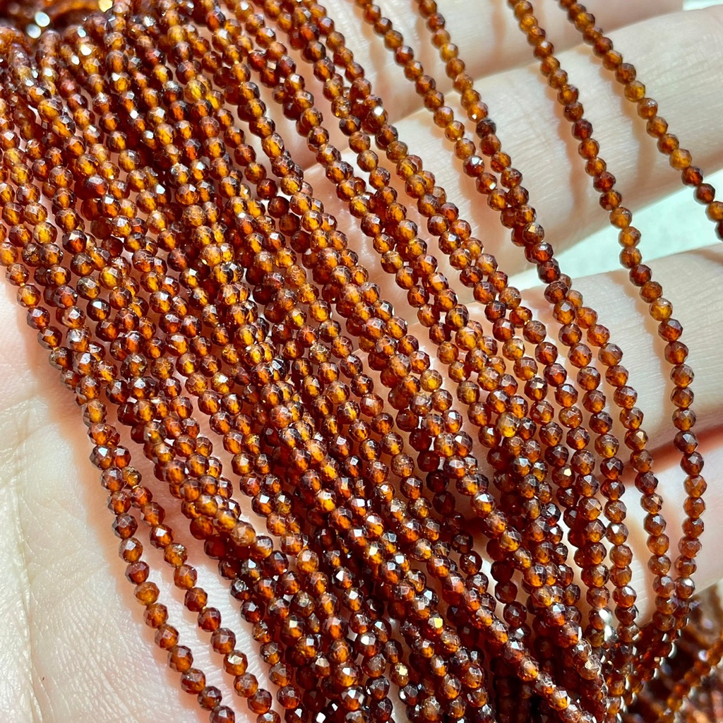 โกเมนเหลือง-yellow-garnet-2-mm-เจียเหลี่ยม-เส้นยาว