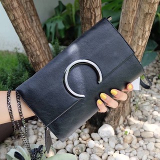 Parfois ตัวกระเป๋าสะพาย  ปรับเก็บสายถือเป็น clutch