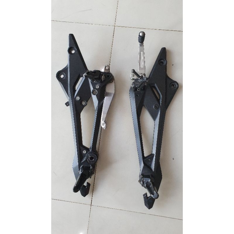 ชุดพักเท้า หน้าหลัง Rear set Kawasaki Z800 เดิมโรงงาน | Shopee Thailand