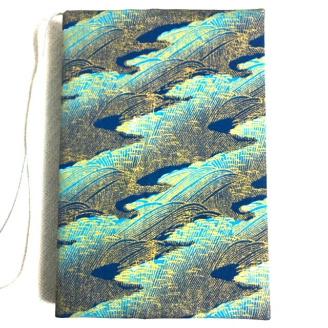 ปกผ้าซีรี่ส์นิยายจีน-ลายริ้วเมฆา-ผ้าญี่ปุ่นลายทอง-ขนาด-8-นิ้ว-koyhandmade-199-บาท