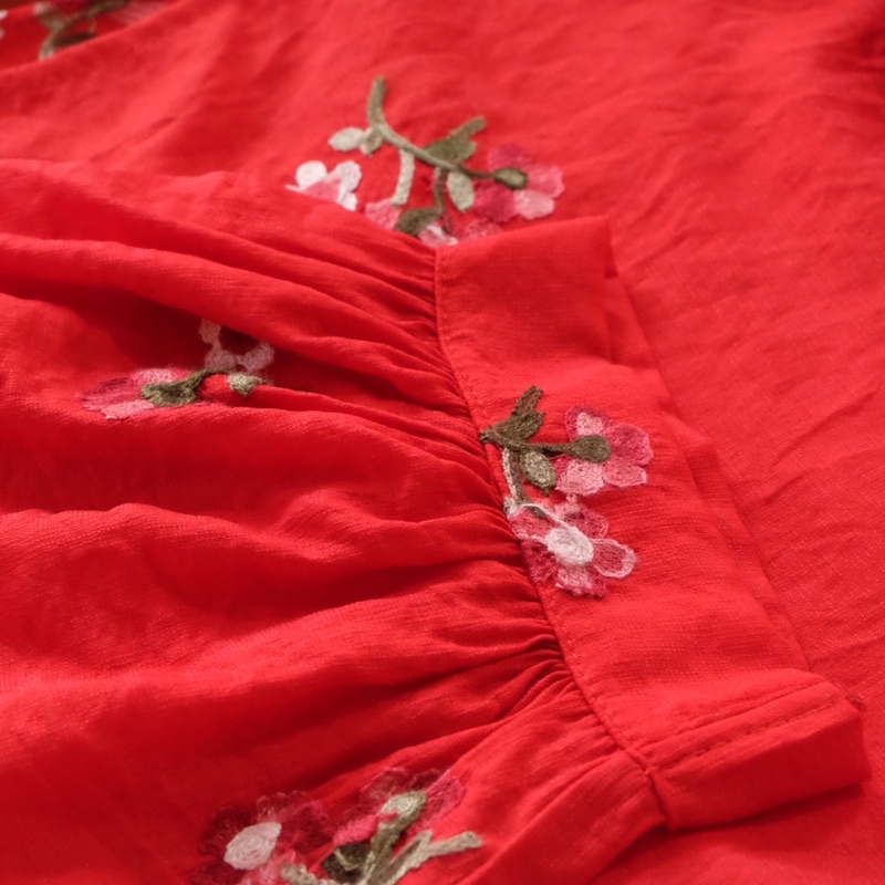 เสื้อเกาหลี-สีแดงสดใส-ปักดอกไม้
