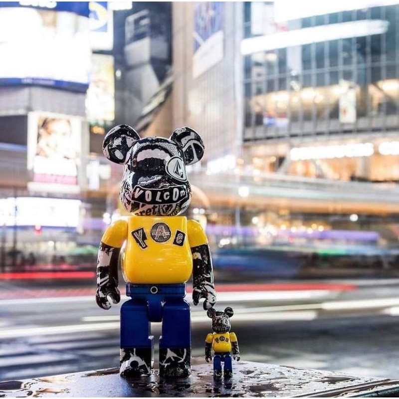 หมี 🔥Volcom x Bearbrick🔥100%+400% ฉลองครบรอบ 30ปี Volcom