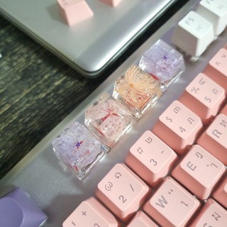 ภาพขนาดย่อของภาพหน้าปกสินค้าKeycap resin คีย์แคป ลายดอกไม้ ราคาต่อชิ้น สำหรับ Mechanical​ Keyboard​ OEM profile จากร้าน yokppl บน Shopee