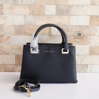 Charles &amp; Keith Structured Top Handle Bag (outlet) สีดำ
