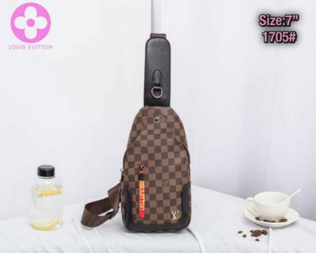 คาดอก-louis-vuitton-หนังสวยขึ้นเงา-งานแป๊ะ-พร้อมส่ง