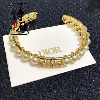 Dior/dior 22SS คลาสสิก กลวง โลโก้ตัวอักษร สร้อยข้อมือมุก ทอง เพชร คริสตัล สร้อยข้อมือ ผู้หญิง