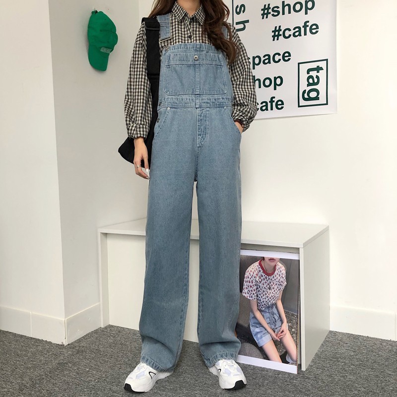 many-jeans-overalls-เอี๊ยมกางเกงยีนส์ขายาว-ดีเทลตกแต่งกระดุมที่กระเป๋ากลางอกตรงกลางอก