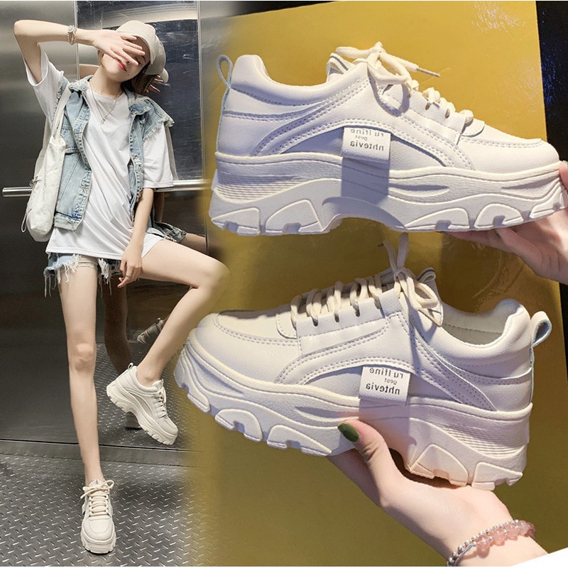 ภาพหน้าปกสินค้ารองเท้าผ้าใบ รองเท้าแพลทฟอร์ม แฟชั่นสำหรับสตรี สีขาว SD4320 จากร้าน kuike103.th บน Shopee