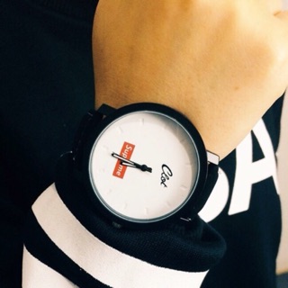 ภาพขนาดย่อของสินค้าลดสุดๆ  ขายขาดทุน Supreme watch