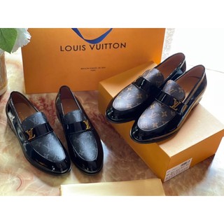 รองเท้าหนังแบบสวม LOUIS VUITTON