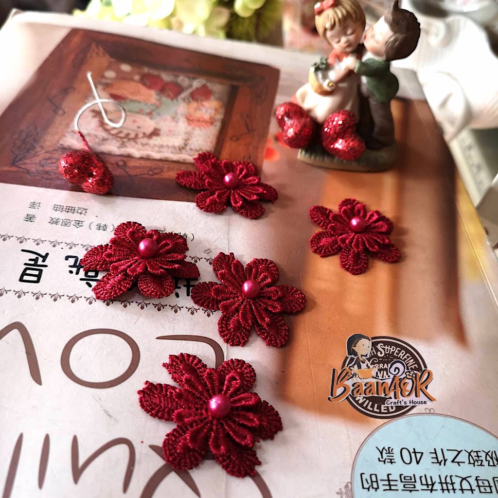 ดอกไม้-ตกแต่ง-ดอกไม้ผ้า-ใช้สำหรับตกแต่งชิ้นงานให้น่ารักมากขึ้น-สีแดงเข้ม-ขนาด-3-5-cm-จำนวน-5-ดอก-สินค้าพร้อมส่ง