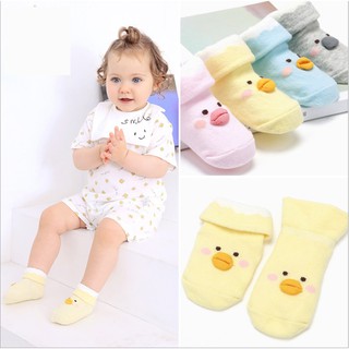 ภาพหน้าปกสินค้า🔥SALE🔥 ถุงเท้าเด็กเล็ก 0-6 เดือน มี 12 ลาย/สี ให้เลือก ถุงเท้าเด็กแรกเกิด ถุงเท้าเด็ก ถุงเท้าเด็กทารก ซึ่งคุณอาจชอบสินค้านี้