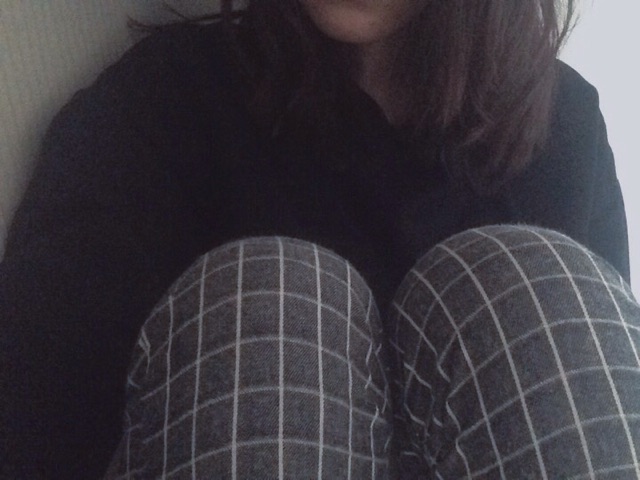 grey-grid-pants