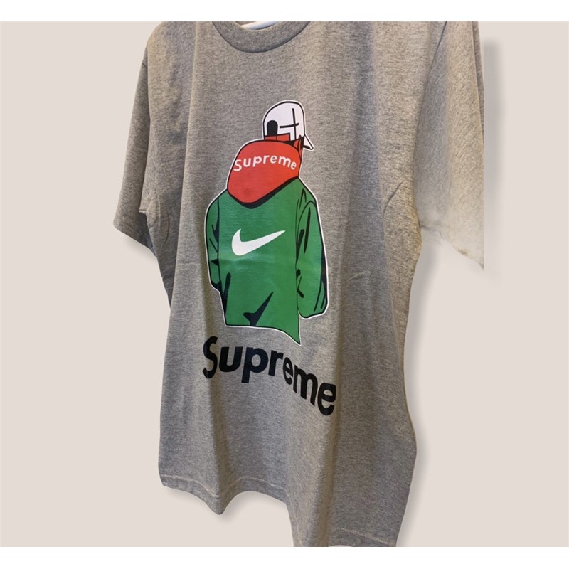 เสื้อยืดสตรีท-สกรีนลาย-supreme-สีสวย-ลายชัด-ซักแล้วผ้าไม่หด-ไม่ย้วย-สีไม่หลุด