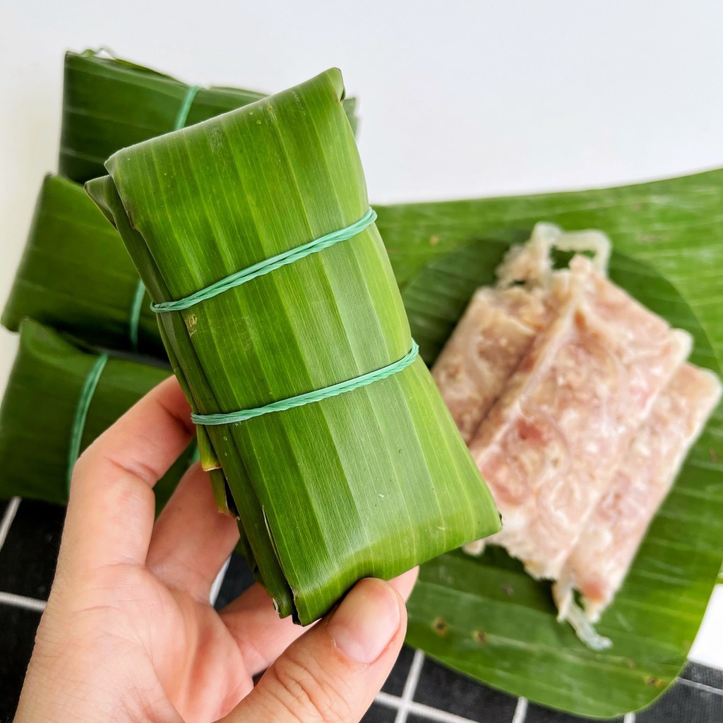 แหนมหมู-ห่อใบตอง-3ห่อ50บาท-หมูเน้นๆไม่เน้นใบตอง-ผลิตสดใหม่วันต่อวัน