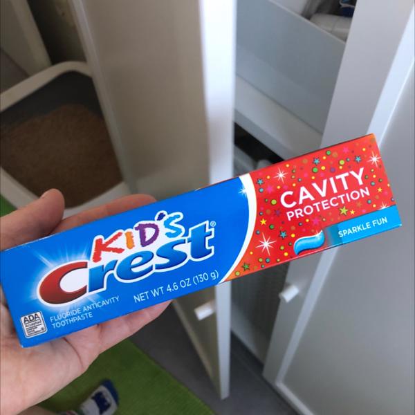 ภาพหน้าปกสินค้านำเข้าจากอเมริกา 100% ยาสีฟันเด็ก Crest Kids Fluoride Anticavity Toothpaste, Sparkle Fun จากร้าน tuesday_market บน Shopee
