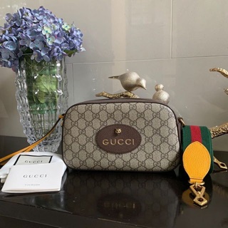 Used in very good condition Gucci supreme messenger bag ปี19