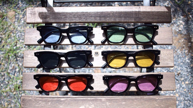 ภาพหน้าปกสินค้าแว่นวินเทจเลนส์สี มี 6 สี จากร้าน jj_glasses บน Shopee