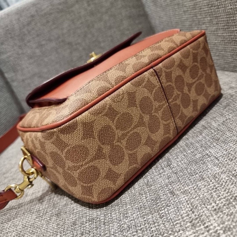 coach-cassie-camera-bag-in-colorblock
