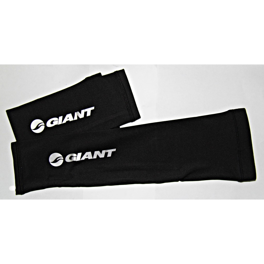 ปลอกแขนลาย-giant-สีดำ