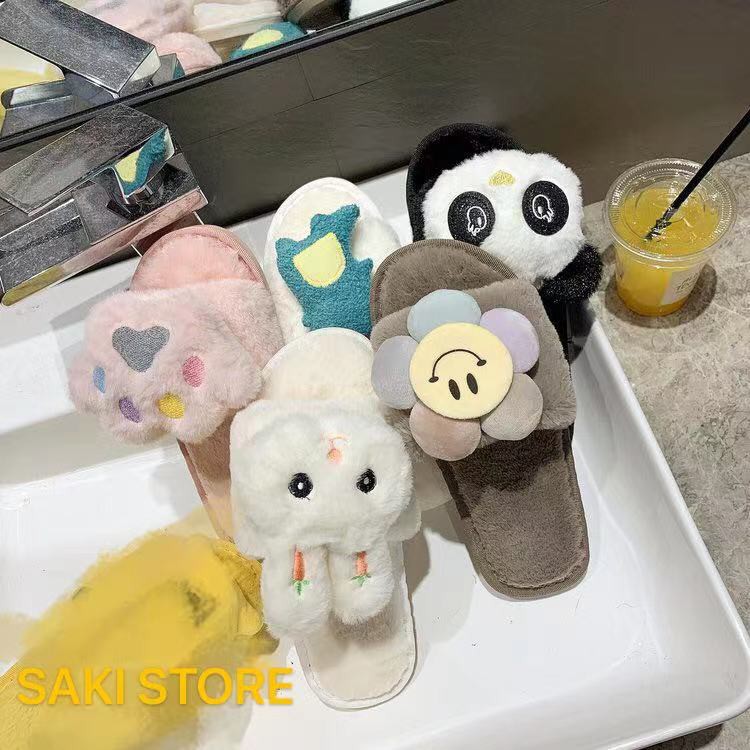 ภาพหน้าปกสินค้าพร้อมส่ง (SH-1-10) รองเท้าใส่เดินในบ้าน รองเท้าสลิปเปอร์ slippers ผ้าขนนุ่มใส่สบาย ลายตุ๊กตา น่ารักมาก จากร้าน saki_store บน Shopee