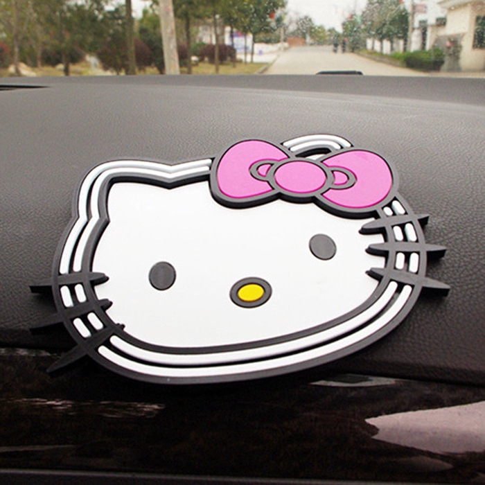 ภาพหน้าปกสินค้าเสื่อกันลื่นลาย Hello Kitty สำหรับติดรถยนต์