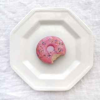 [พร้อมส่ง] piece on the table — Pink Donut Griptok