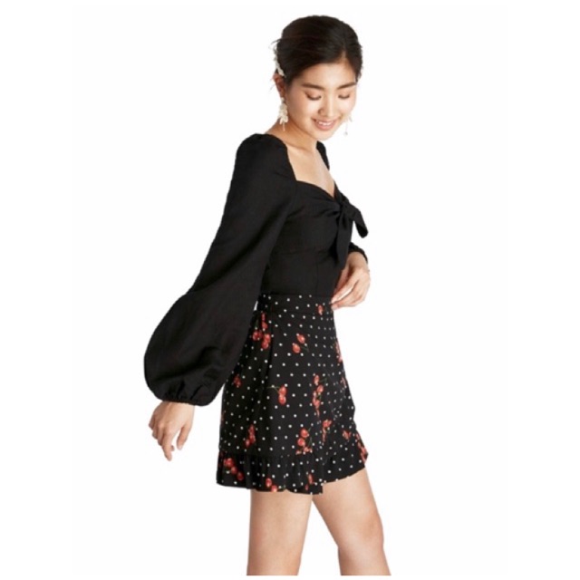 Puff Pearl Bow Tee - Black