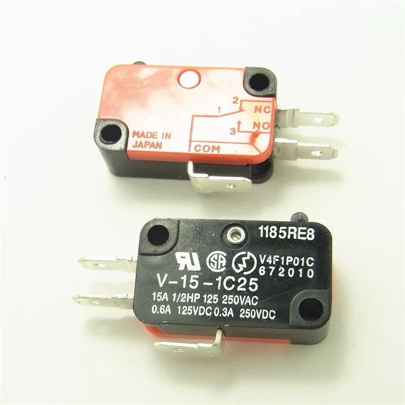 Microinterruttore Limit Switch 16A 250V - 3 Pins (NO+NC+COM), Leva A Rullo Corta, Per Applicazioni Elettriche