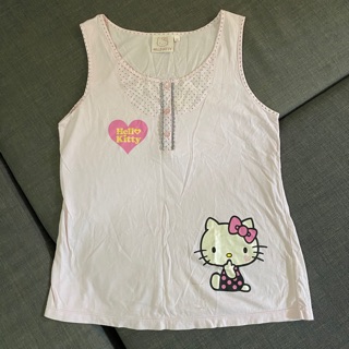 เสื้อแขนกุด SANRIO Size M อก34นิ้ว สภาพดี พร้อมส่ง เลอะนิดนึงค่ะ