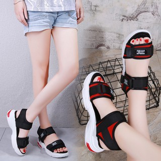 ภาพหน้าปกสินค้าFashion shoes รองเท้าแฟชั่นรัดส้น รองเท้าลำลอง รองเท้าผู้หญิง สินค้าแบบซุ่มให้เอง พร้อมส่งจ้า ที่เกี่ยวข้อง