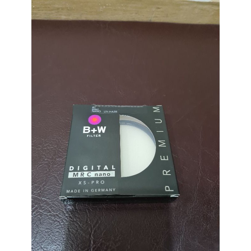 B+W