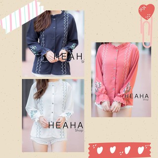 เสื้อผเ้าคอตตอลผสม เนื้อดี แขนยาวใส่ไม่ร้อนค่ะ แต่งกุ้นขอบหยักปักดอกปลายแขน