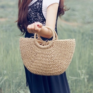 กระเป๋าสาน Half Moon Bag แบบถือหูกลม สานเชือกปอ