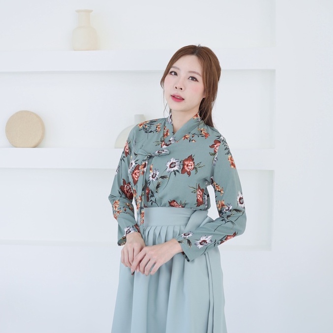 boraunnii-ชุดฮันบกประยุกต์-โทนสีเขียว-พร้อมส่ง-modern-hanbok